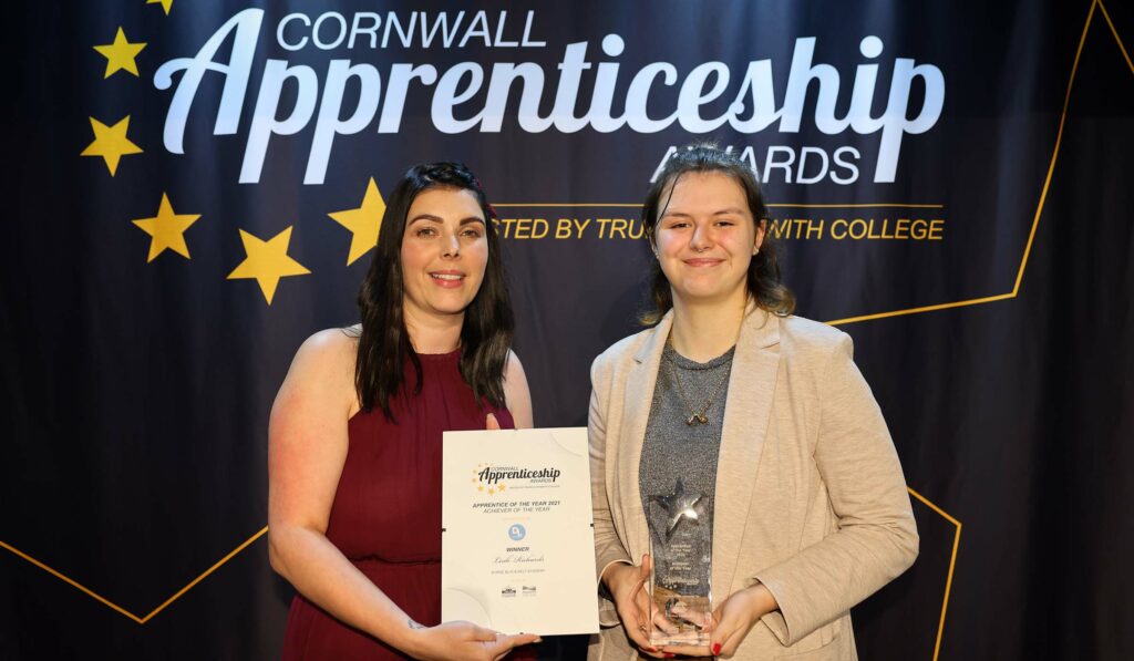 Leah Richards receives her Achiever of the Year award at the 2021 Cornwall Apprenticeship Awards