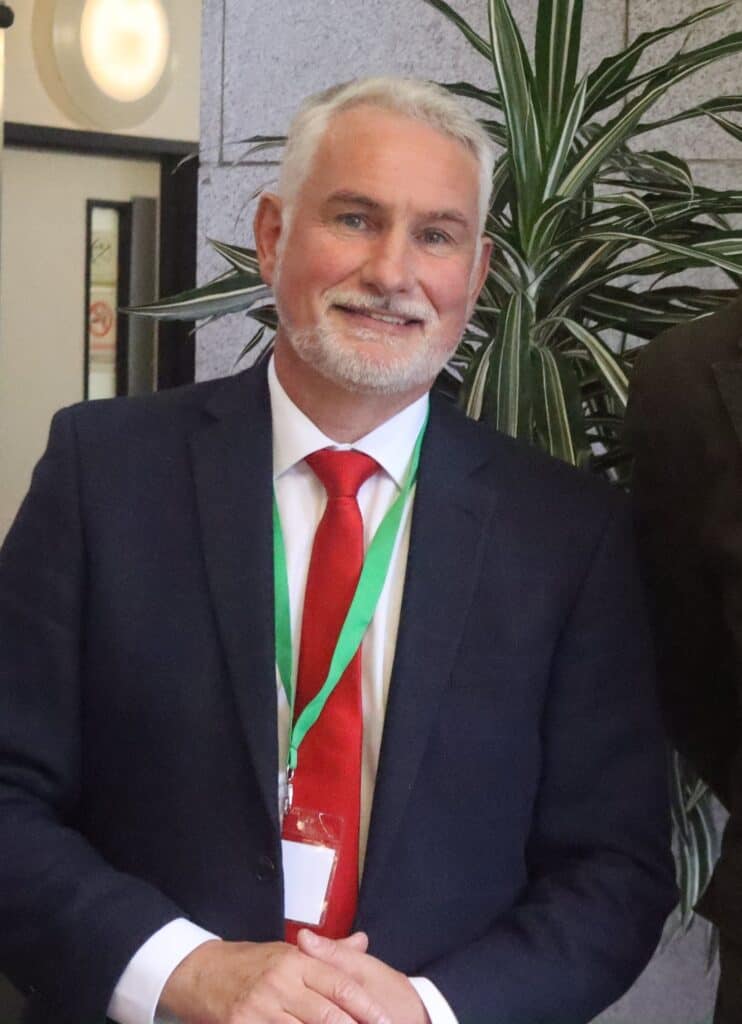 Simon Evans