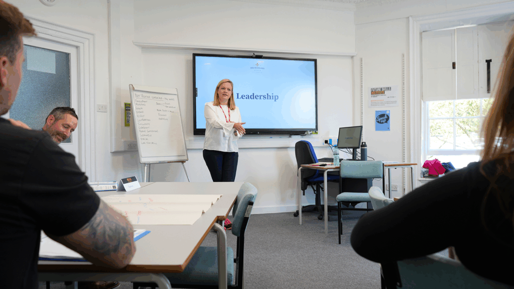 Hotel Director, Veryan Palmer Guest Lecturer At Future Leaders Skills Bootcamp Course